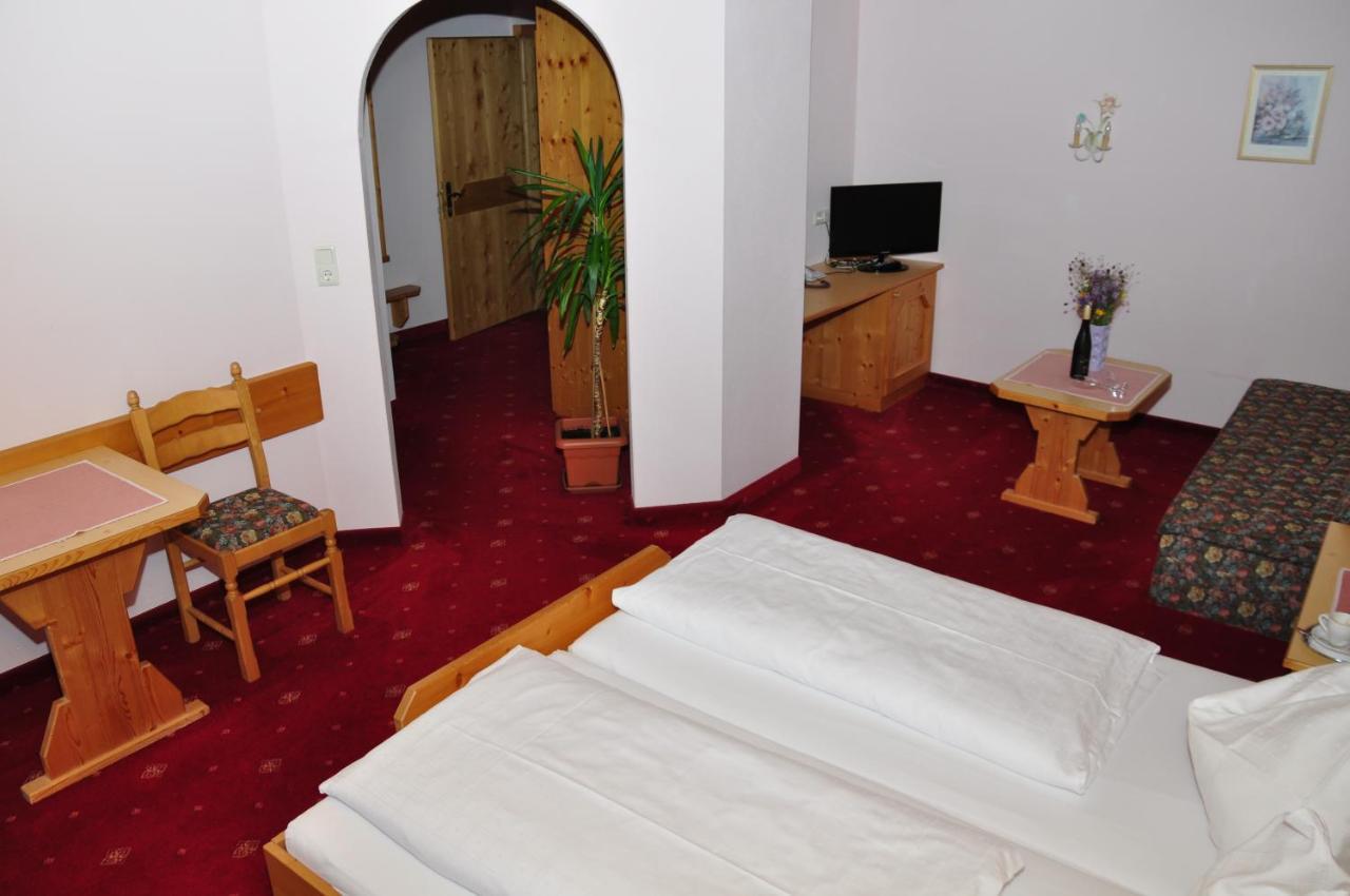 Hotel Zum Hirschen Leutasch Phòng bức ảnh